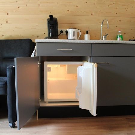 Camping Pod: Lyts Dekema 2 Baard Eksteriør billede